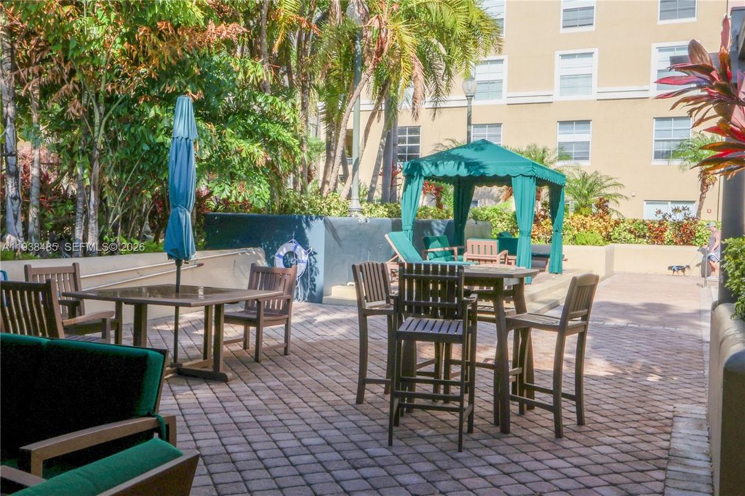 For Rent: $3,100 (3 beds, 2 baths, 1447 Square Feet)