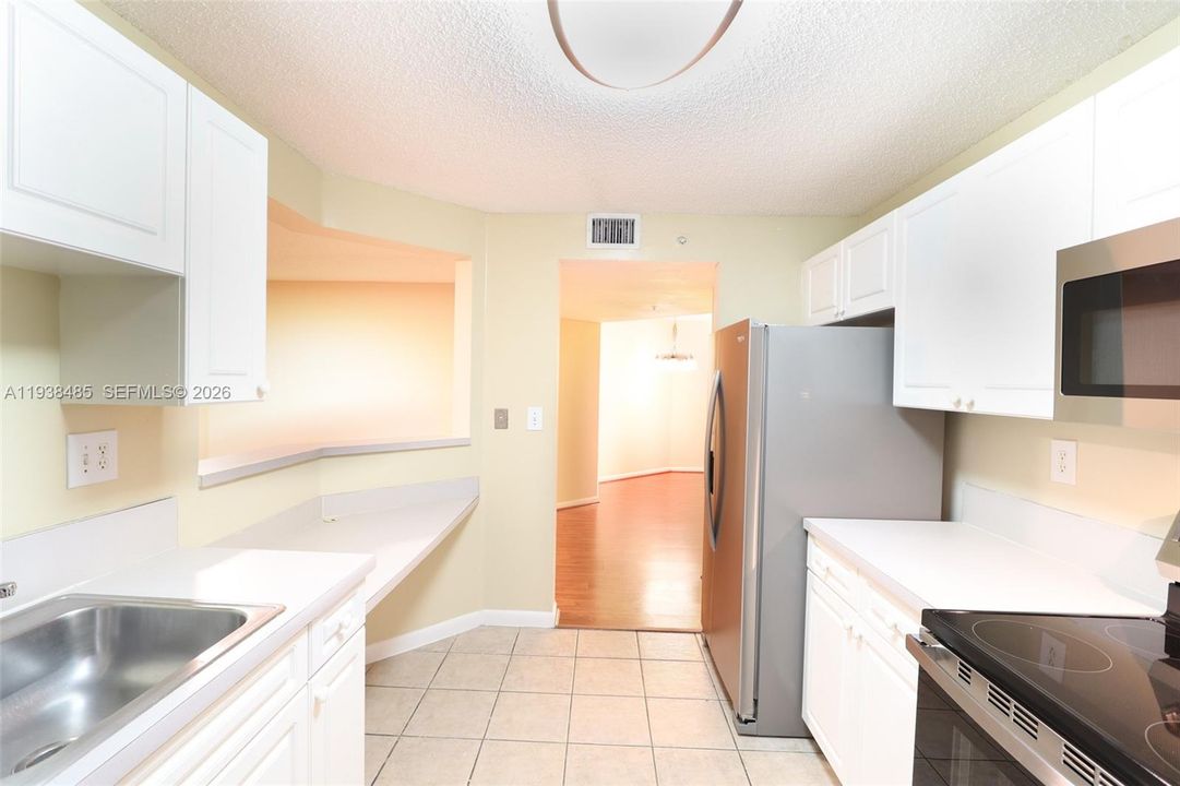 For Rent: $3,100 (3 beds, 2 baths, 1447 Square Feet)