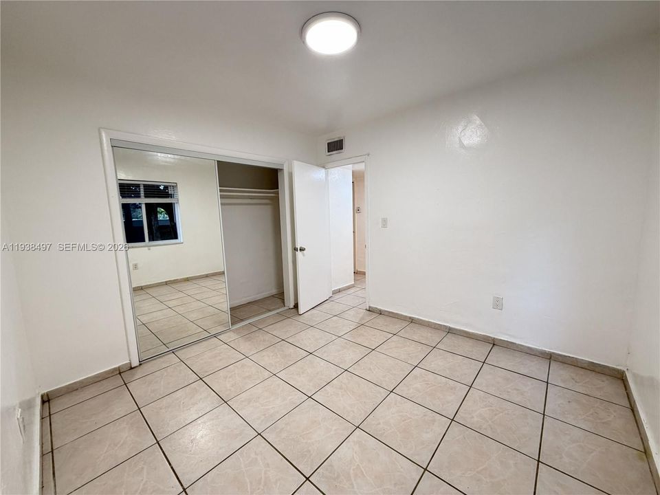 В аренду: $2,100 (2 спален, 1 ванн, 9949 Квадратных фут)