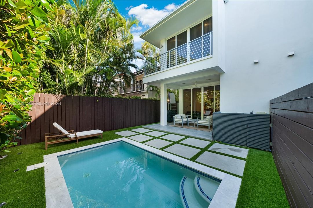 For Sale: $2,400,000 (4 beds, 3 baths, 2955 Square Feet)