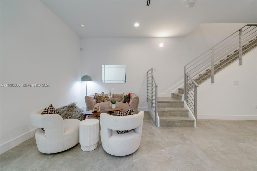 For Sale: $2,400,000 (4 beds, 3 baths, 2955 Square Feet)