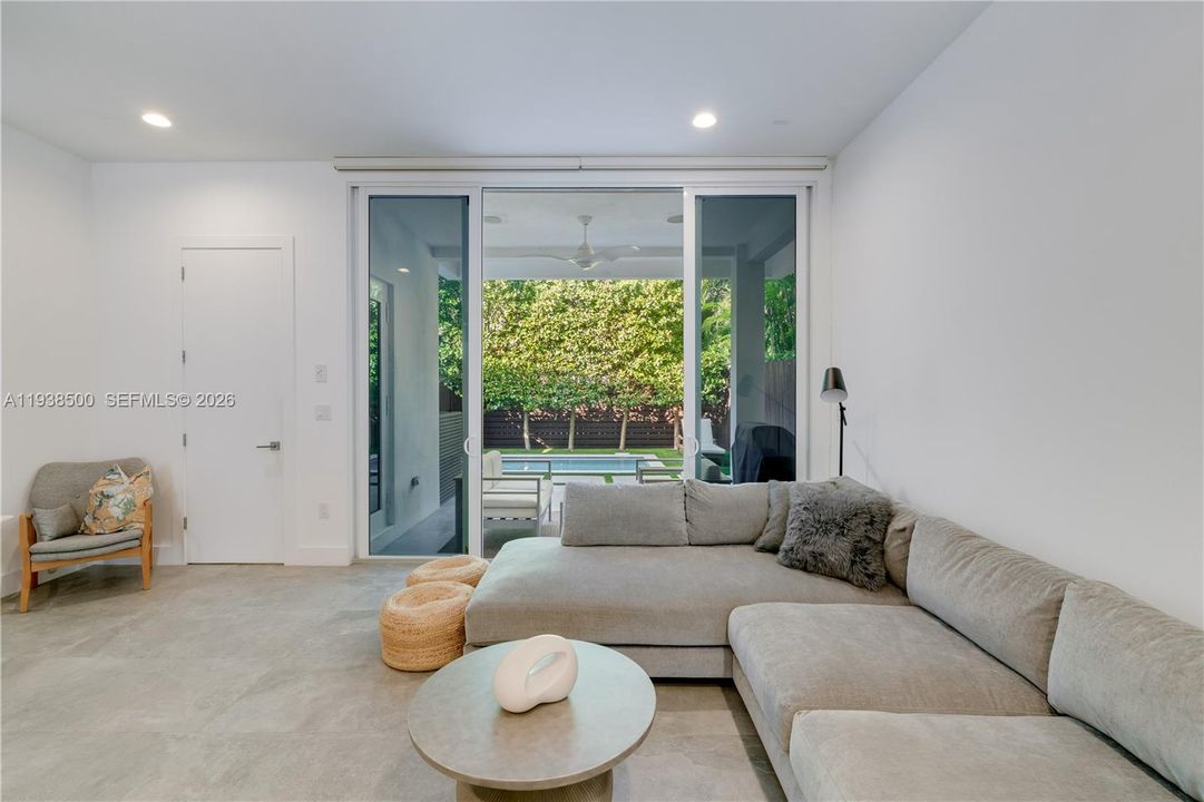 For Sale: $2,400,000 (4 beds, 3 baths, 2955 Square Feet)