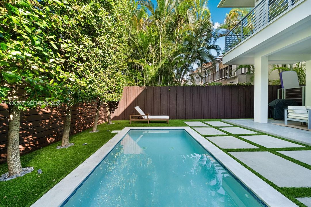 For Sale: $2,400,000 (4 beds, 3 baths, 2955 Square Feet)