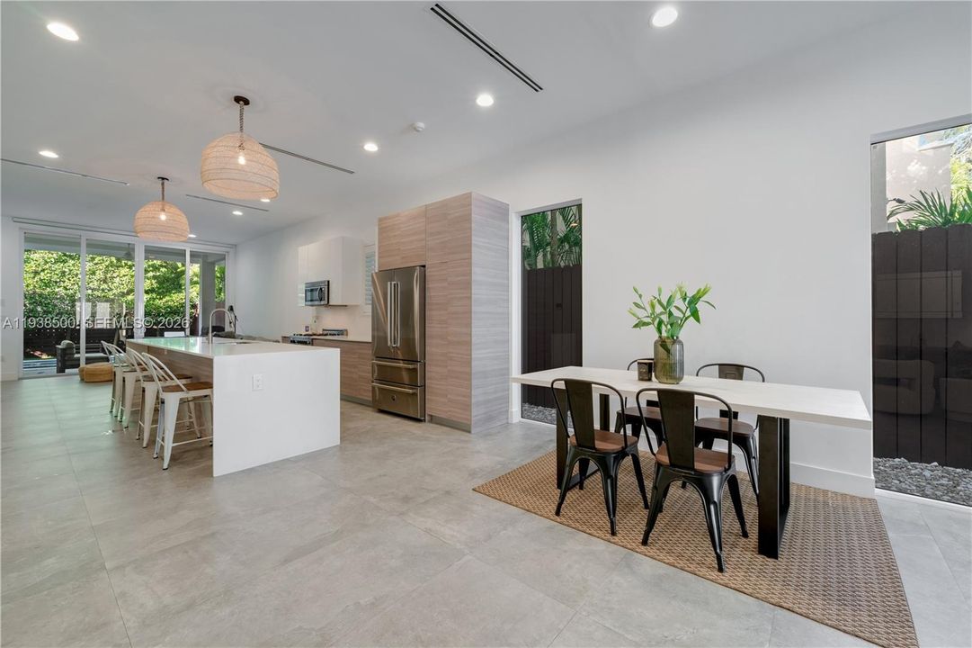 For Sale: $2,400,000 (4 beds, 3 baths, 2955 Square Feet)