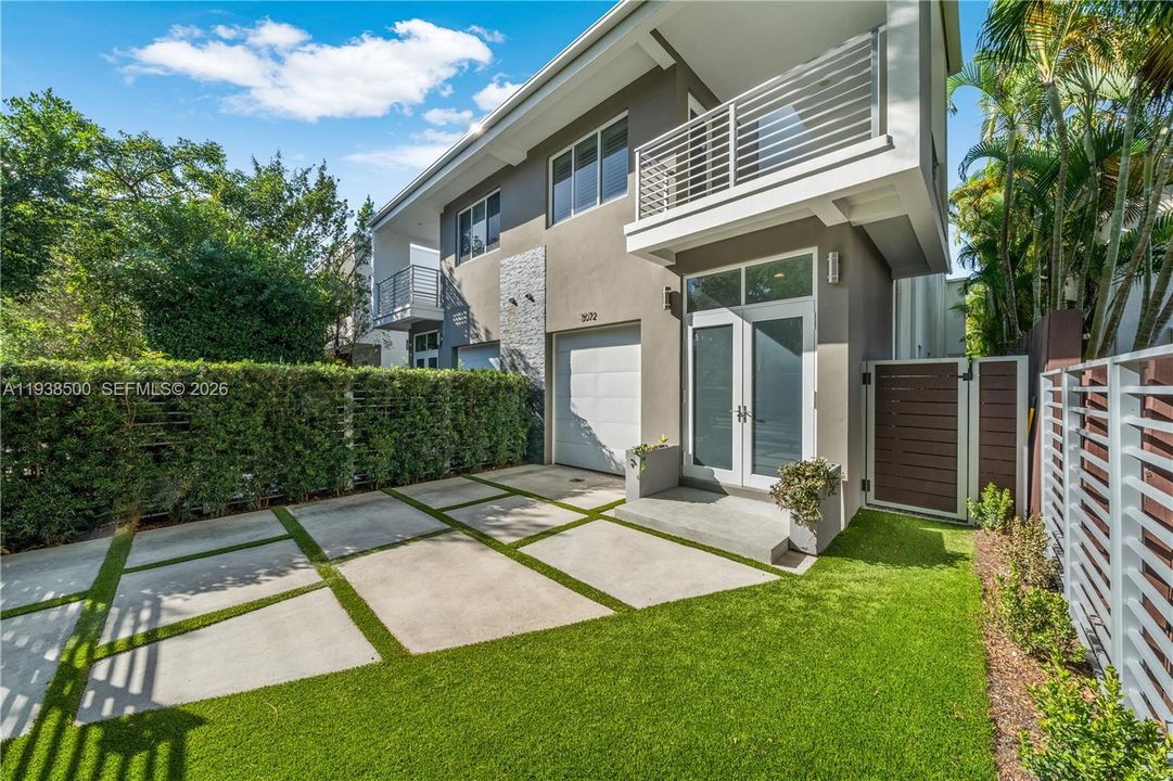 For Sale: $2,400,000 (4 beds, 3 baths, 2955 Square Feet)