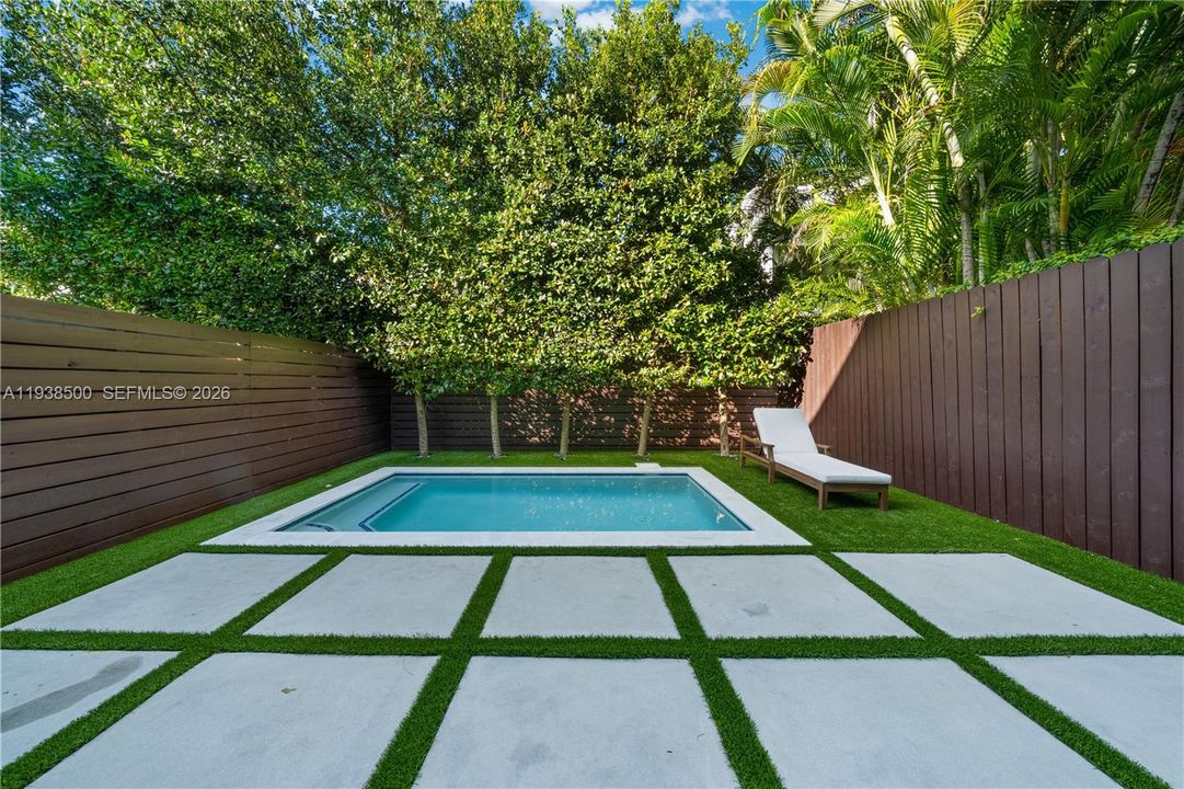 For Sale: $2,400,000 (4 beds, 3 baths, 2955 Square Feet)