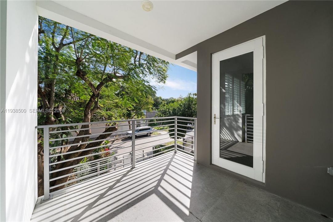 For Sale: $2,400,000 (4 beds, 3 baths, 2955 Square Feet)