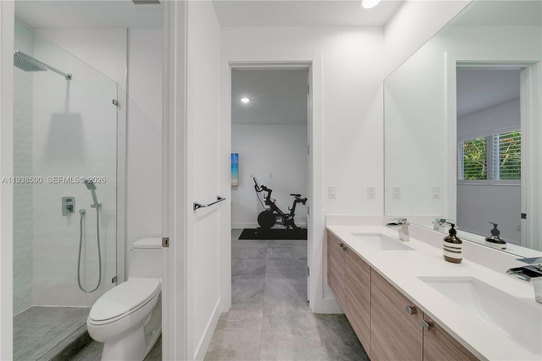 For Sale: $2,400,000 (4 beds, 3 baths, 2955 Square Feet)