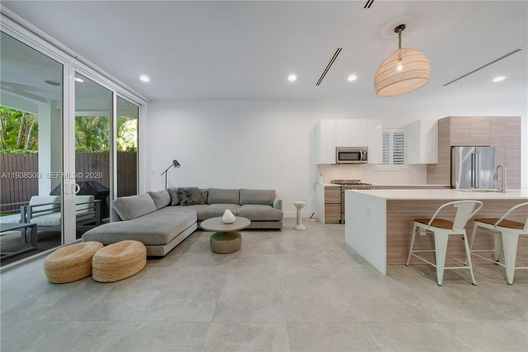 For Sale: $2,400,000 (4 beds, 3 baths, 2955 Square Feet)