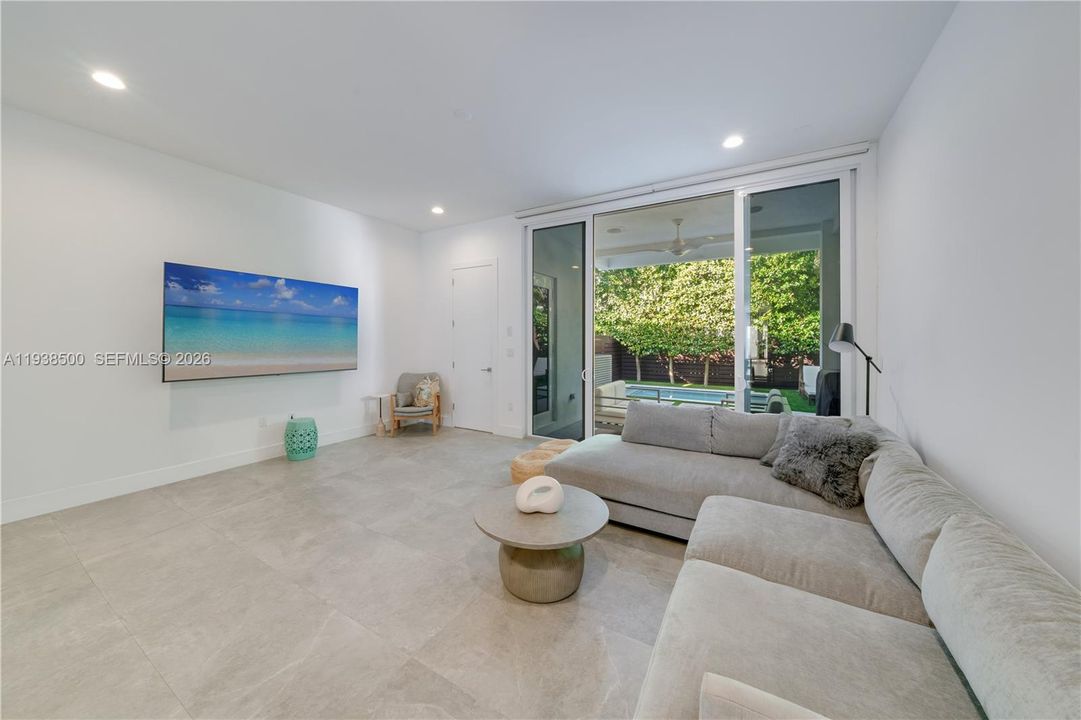 For Sale: $2,400,000 (4 beds, 3 baths, 2955 Square Feet)