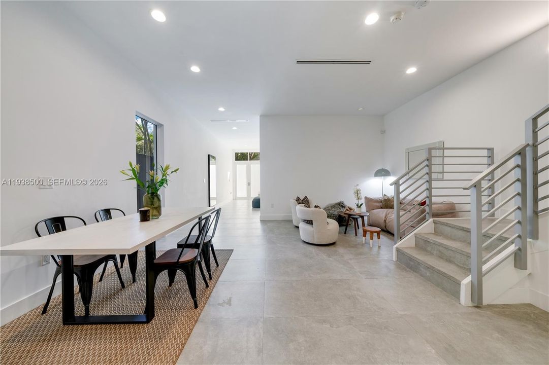 For Sale: $2,400,000 (4 beds, 3 baths, 2955 Square Feet)