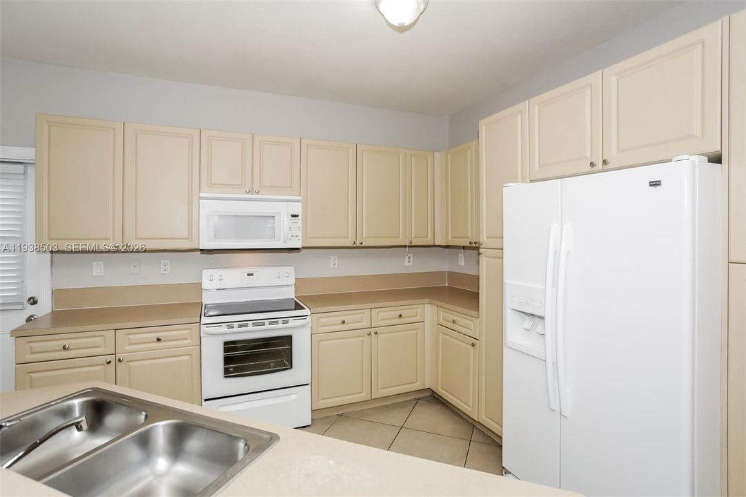 En Renta: $3,145 (4 camas, 3 baños, 2659 Pies cuadrados)