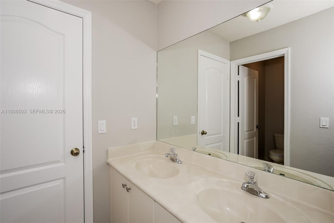 En Renta: $3,145 (4 camas, 3 baños, 2659 Pies cuadrados)