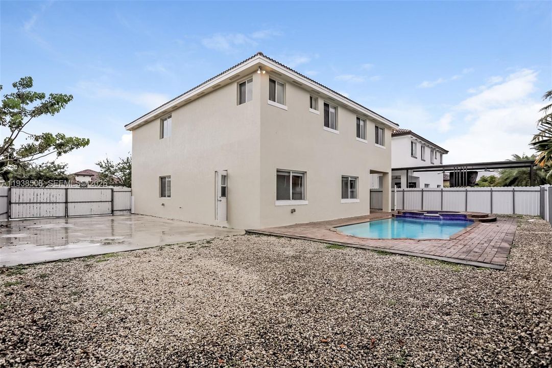 En Renta: $3,145 (4 camas, 3 baños, 2659 Pies cuadrados)