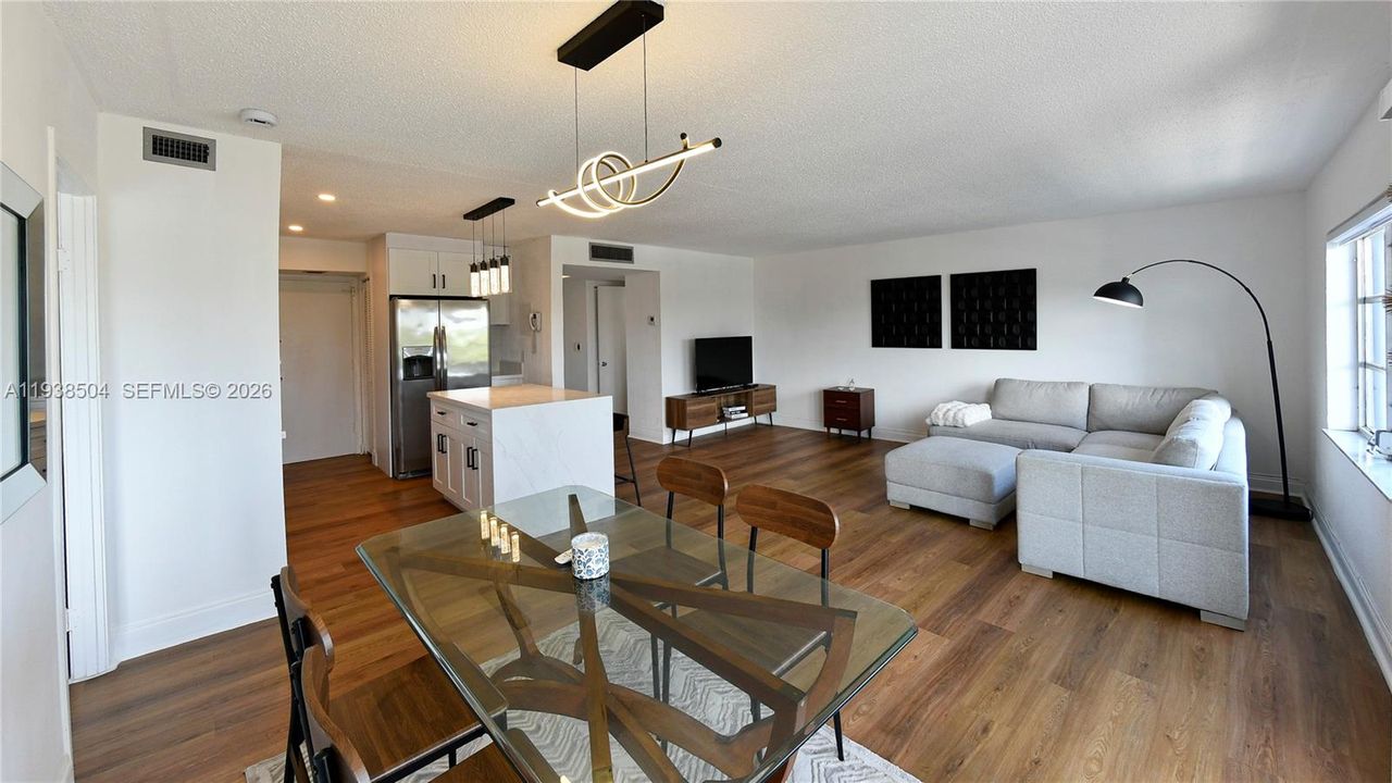 En Venta: $350,000 (1 camas, 1 baños, 850 Pies cuadrados)