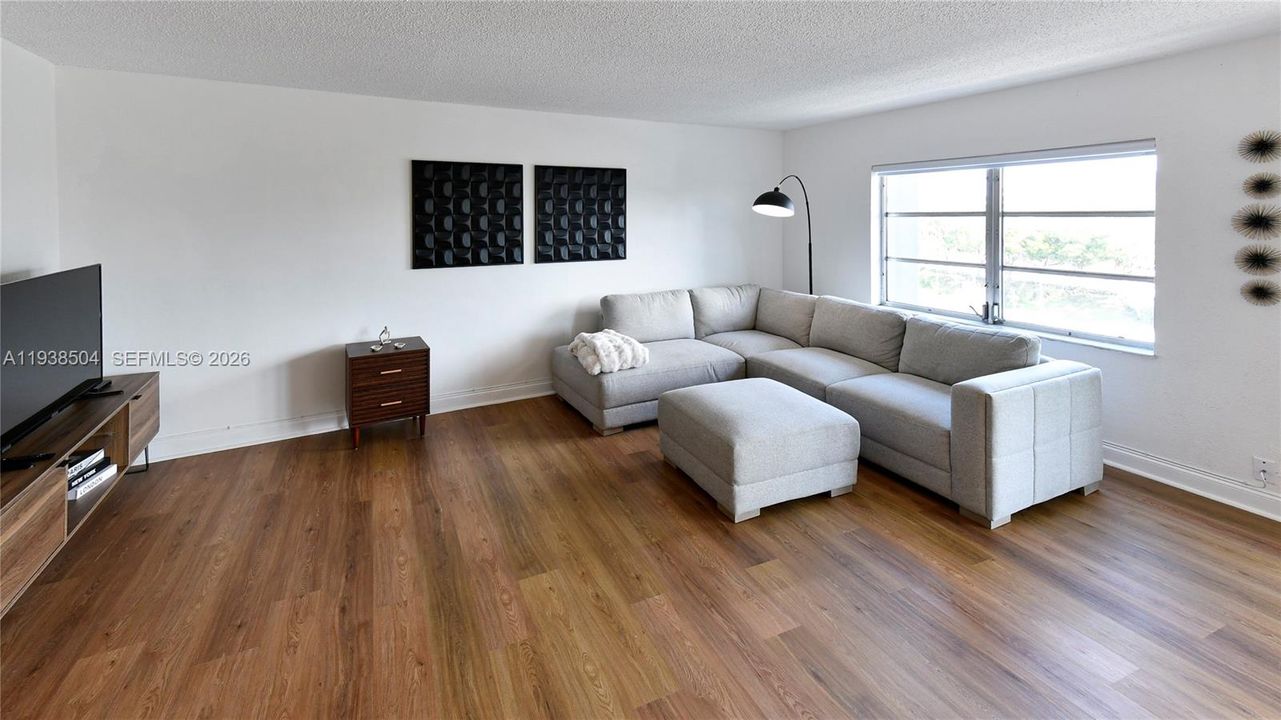 En Venta: $350,000 (1 camas, 1 baños, 850 Pies cuadrados)