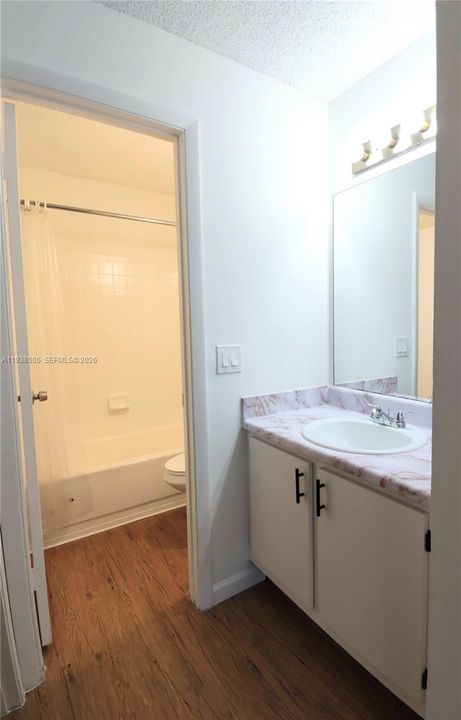 For Rent: $1,650 (1 beds, 1 baths, 620 Square Feet)