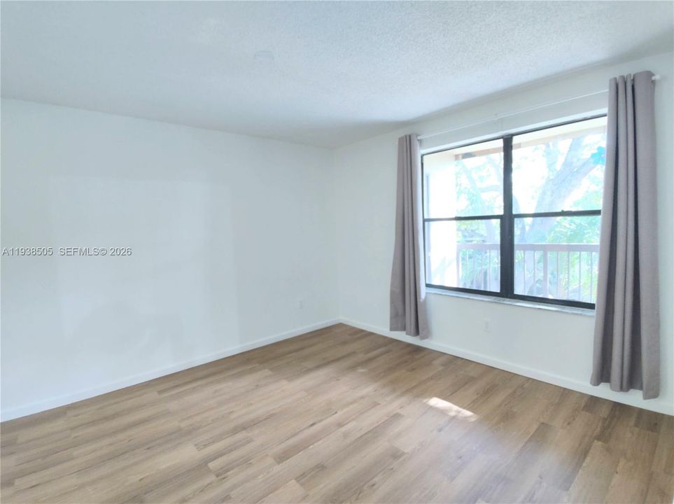For Rent: $1,650 (1 beds, 1 baths, 620 Square Feet)