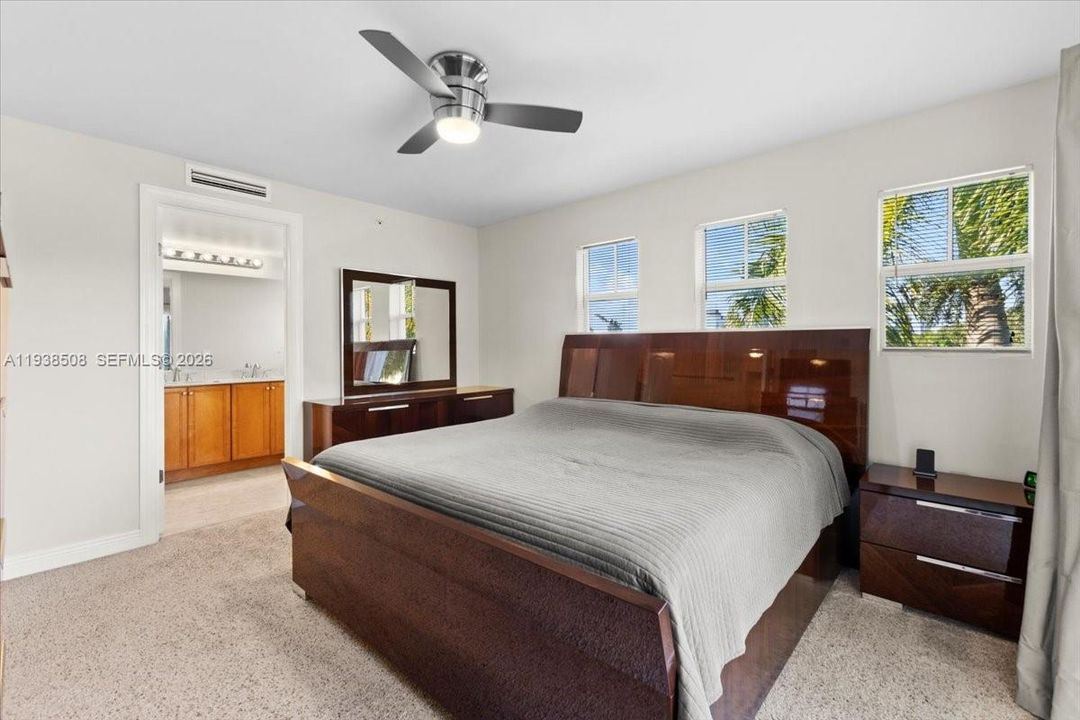 For Sale: $685,000 (3 beds, 3 baths, 1826 Square Feet)