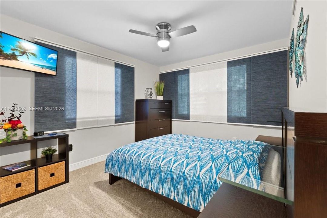 For Sale: $685,000 (3 beds, 3 baths, 1826 Square Feet)