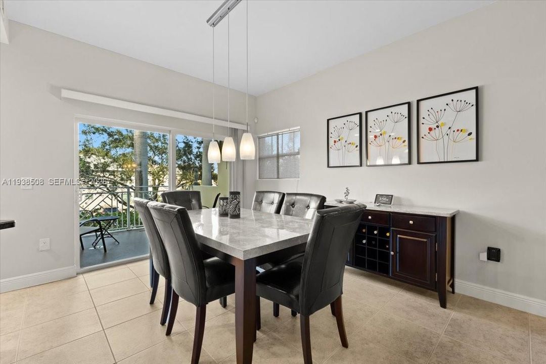 For Sale: $685,000 (3 beds, 3 baths, 1826 Square Feet)