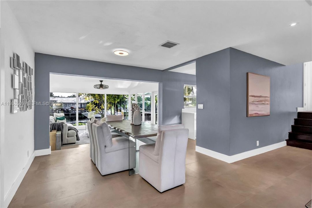 For Sale: $899,000 (3 beds, 2 baths, 1272 Square Feet)