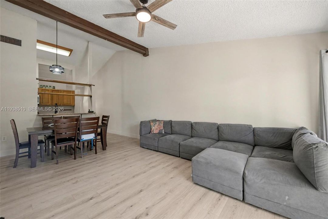 For Sale: $440,000 (3 beds, 2 baths, 1172 Square Feet)