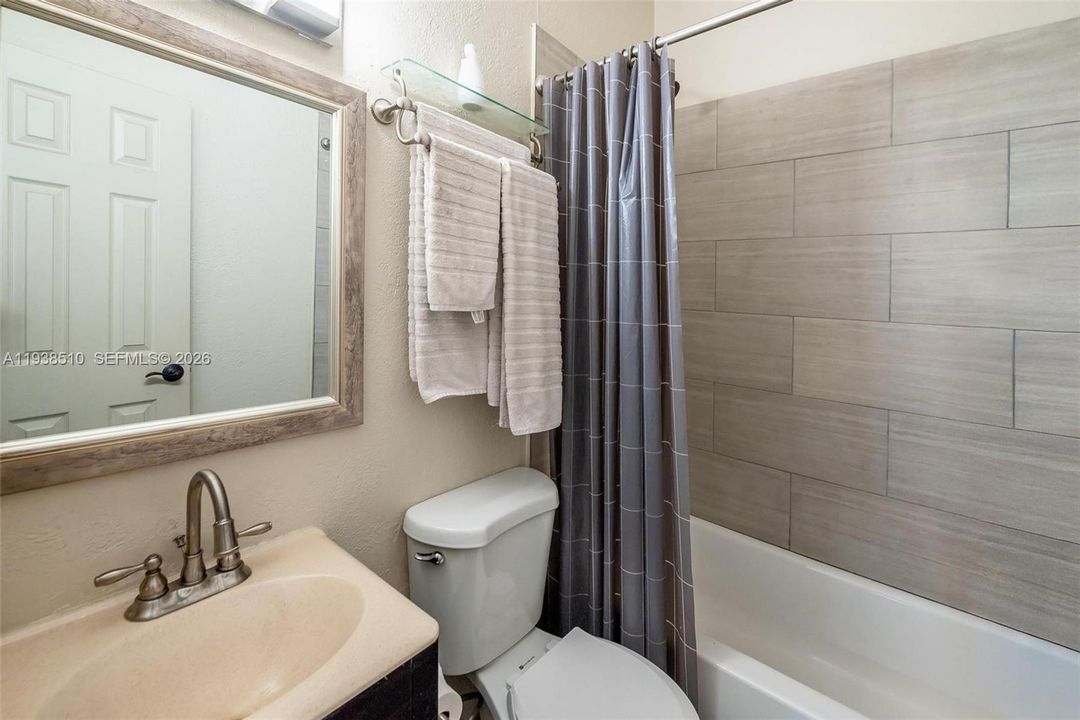 For Sale: $440,000 (3 beds, 2 baths, 1172 Square Feet)