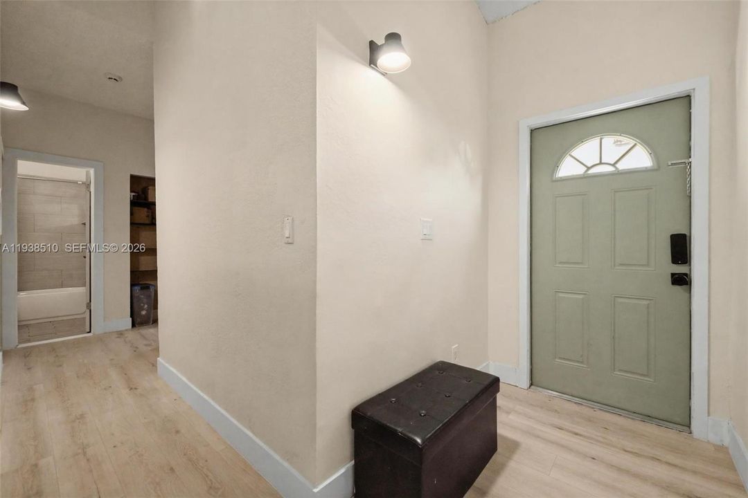 For Sale: $440,000 (3 beds, 2 baths, 1172 Square Feet)