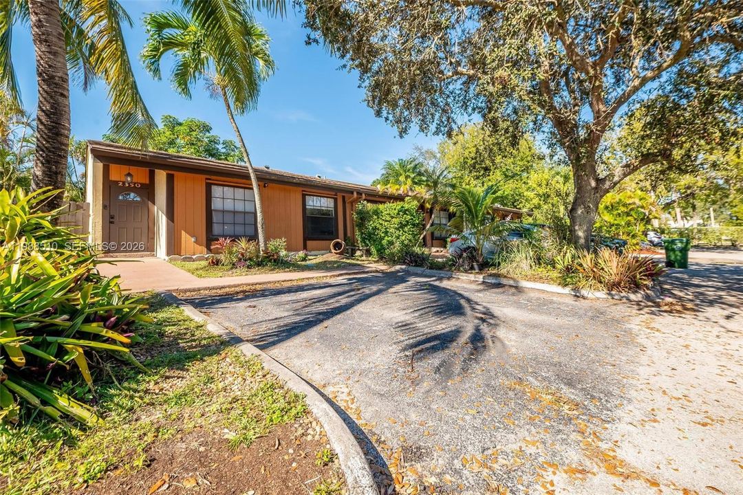 For Sale: $440,000 (3 beds, 2 baths, 1172 Square Feet)