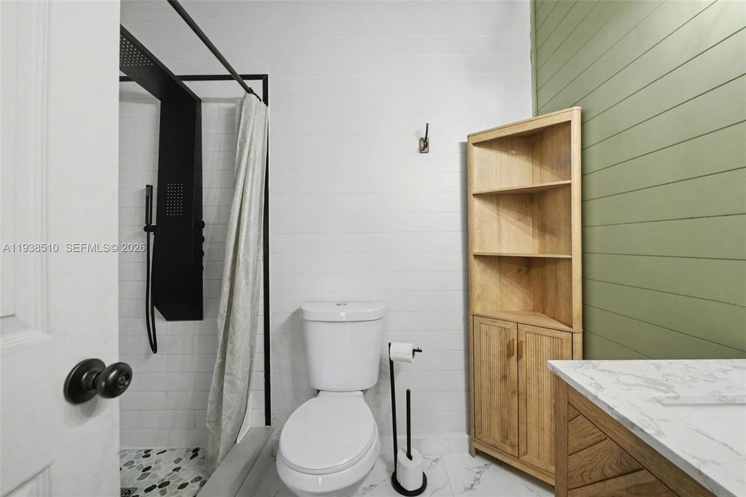 For Sale: $440,000 (3 beds, 2 baths, 1172 Square Feet)