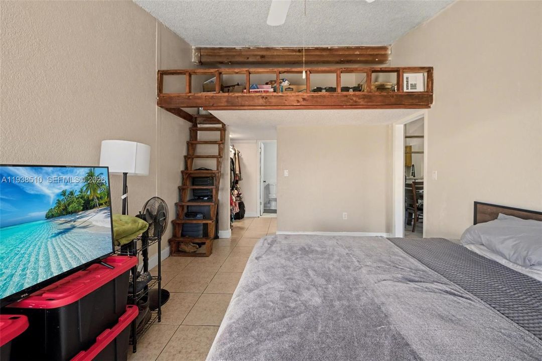 For Sale: $440,000 (3 beds, 2 baths, 1172 Square Feet)