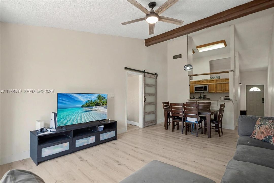 For Sale: $440,000 (3 beds, 2 baths, 1172 Square Feet)