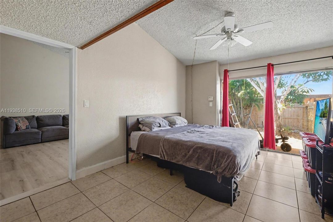 For Sale: $440,000 (3 beds, 2 baths, 1172 Square Feet)