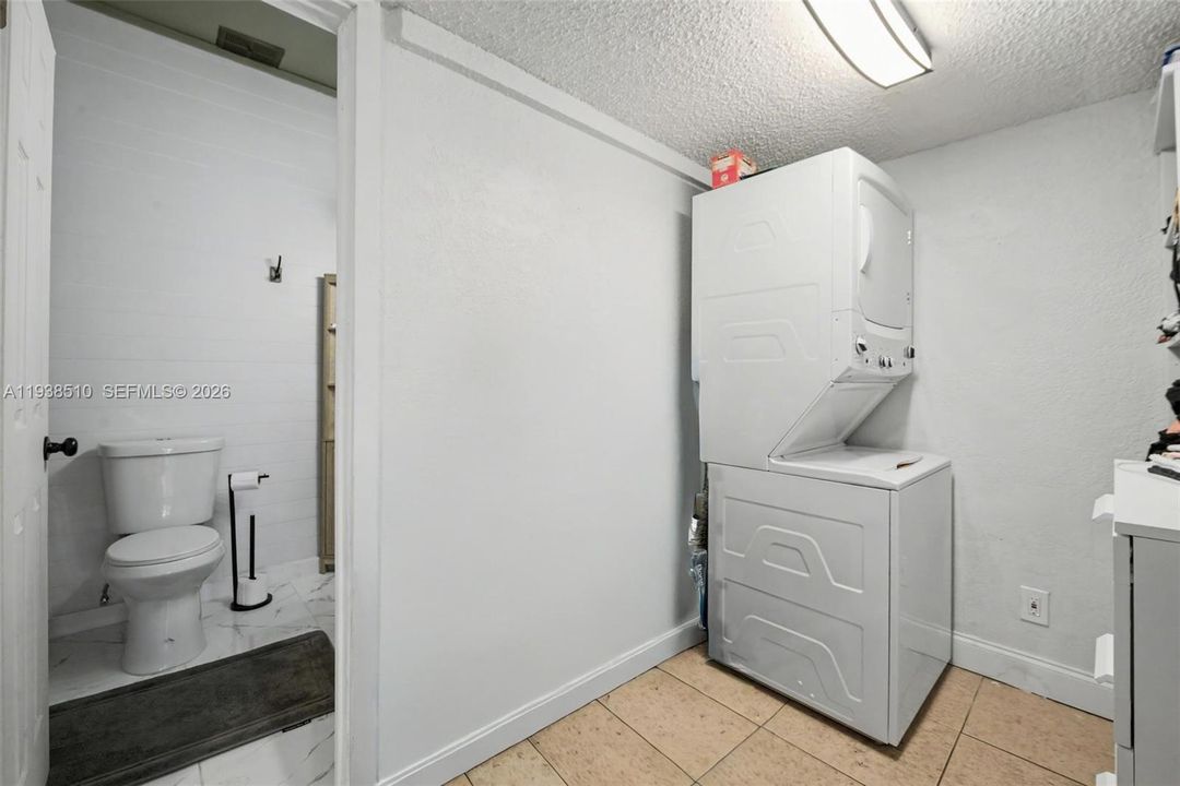 For Sale: $440,000 (3 beds, 2 baths, 1172 Square Feet)