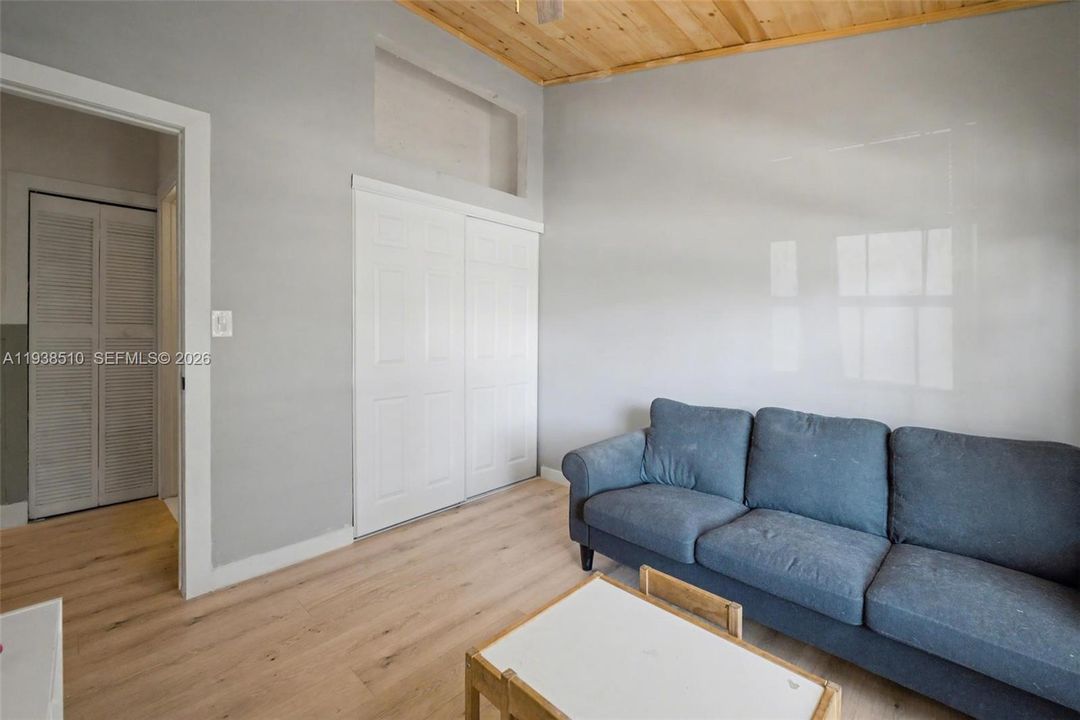 For Sale: $440,000 (3 beds, 2 baths, 1172 Square Feet)