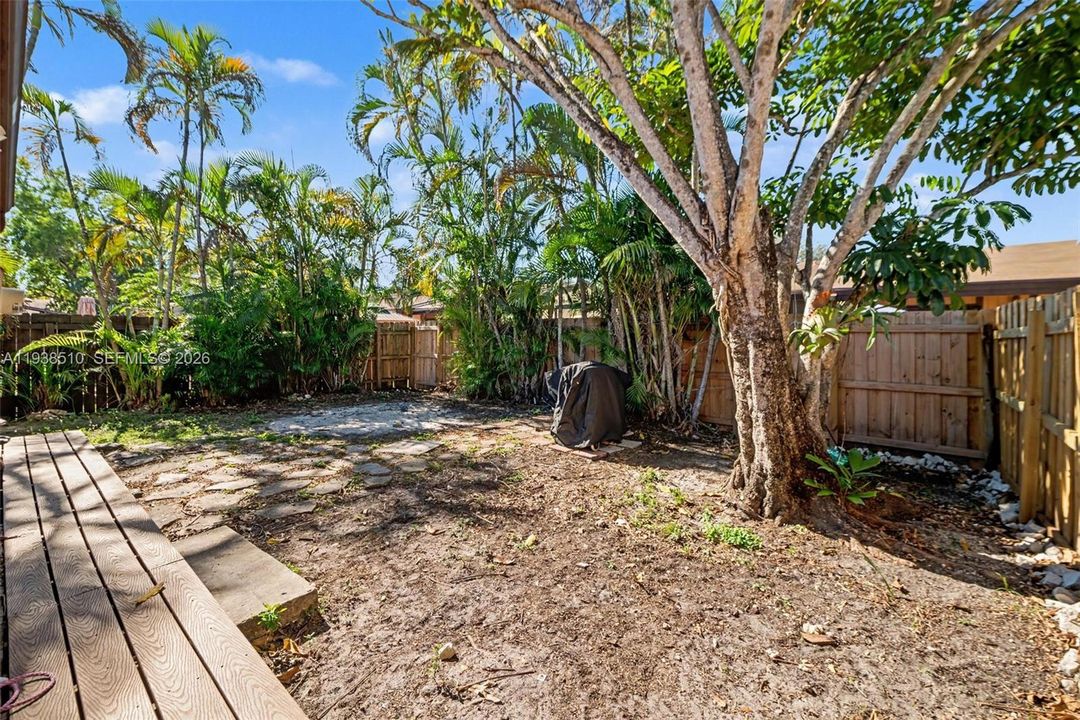 For Sale: $440,000 (3 beds, 2 baths, 1172 Square Feet)