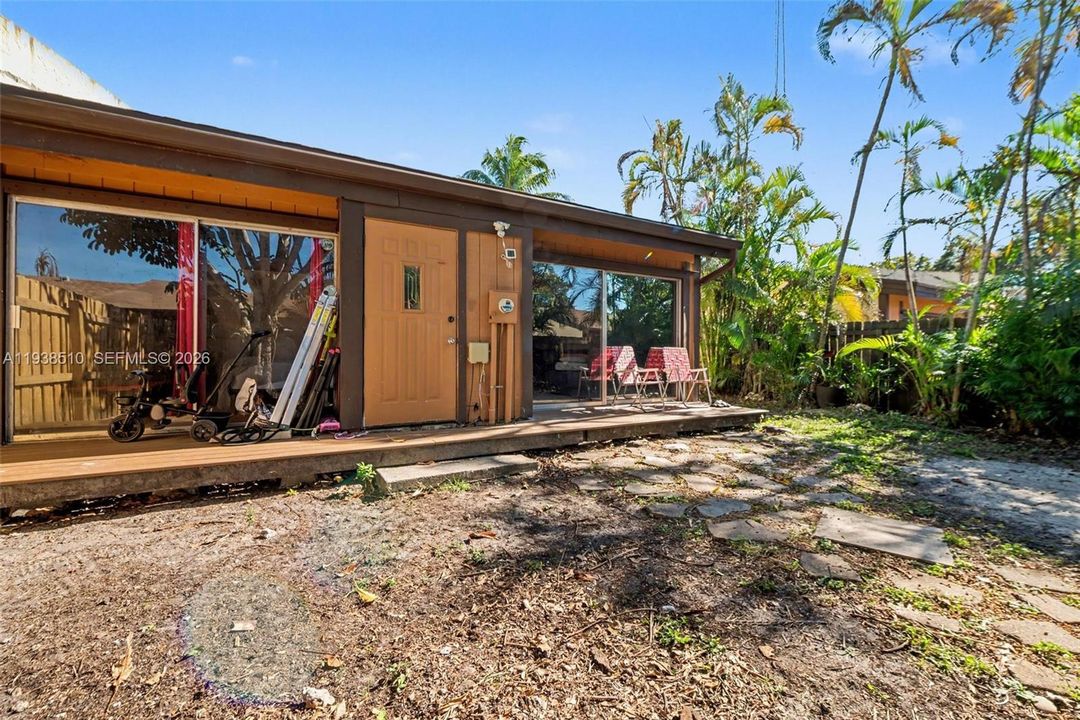 For Sale: $440,000 (3 beds, 2 baths, 1172 Square Feet)