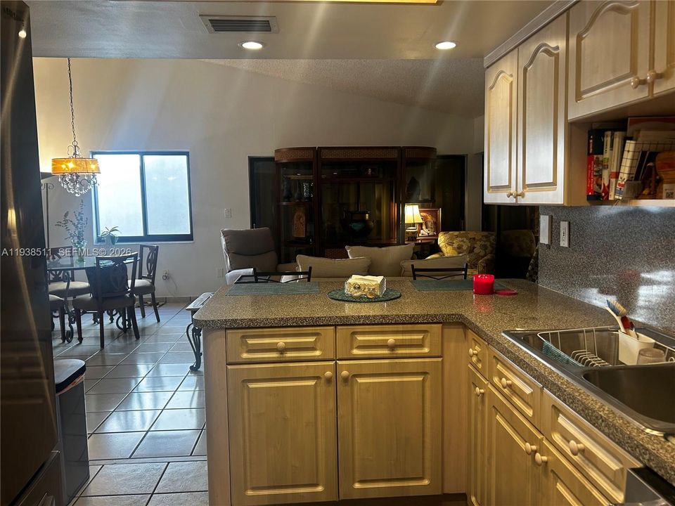 На продажу: $689,900 (3 спален, 2 ванн, 1507 Квадратных фут)