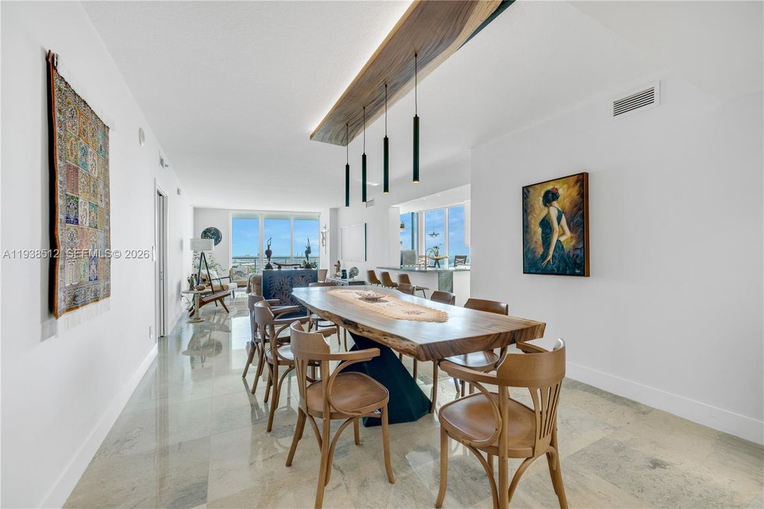 В аренду: $8,000 (3 спален, 2 ванн, 1792 Квадратных фут)