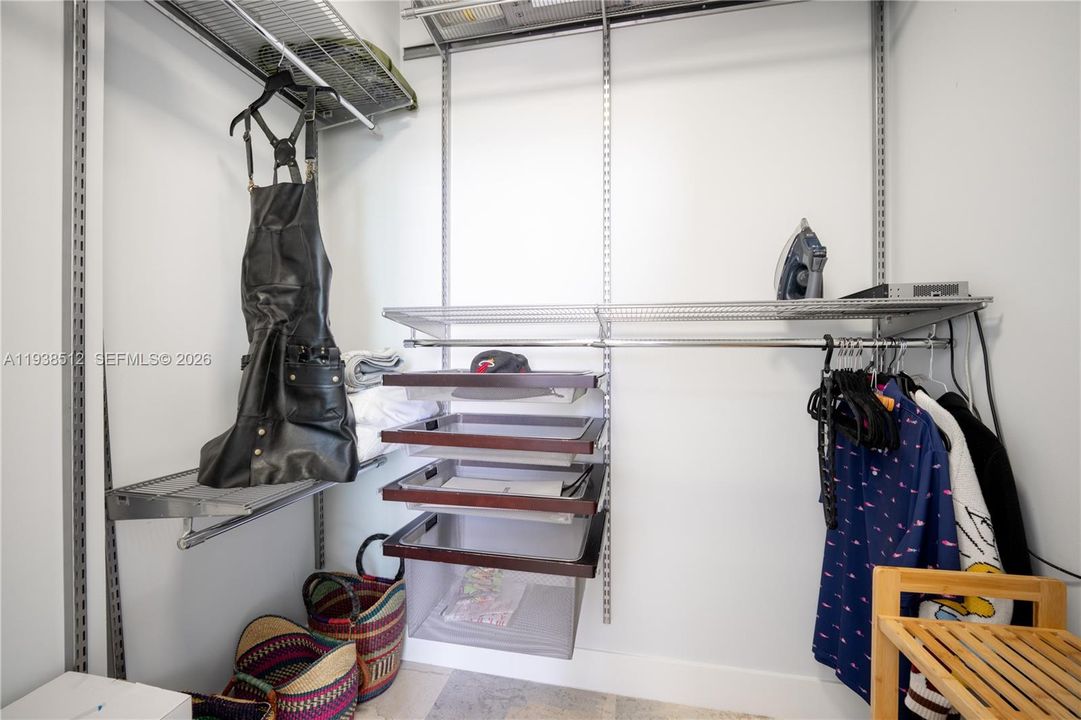 В аренду: $8,000 (3 спален, 2 ванн, 1792 Квадратных фут)