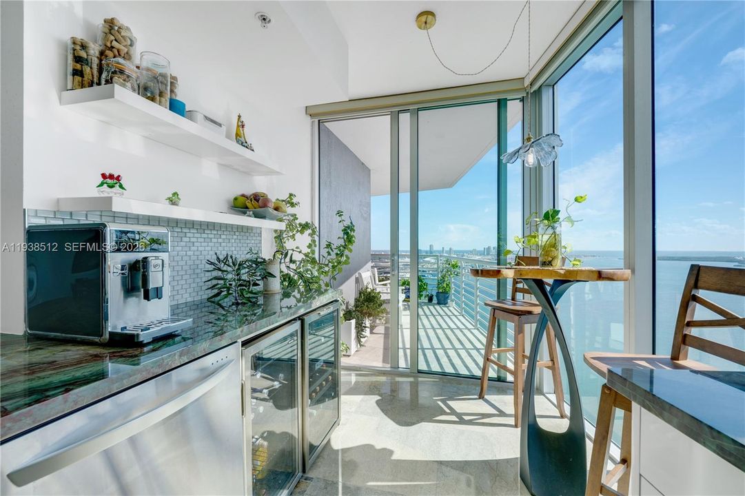 В аренду: $8,000 (3 спален, 2 ванн, 1792 Квадратных фут)