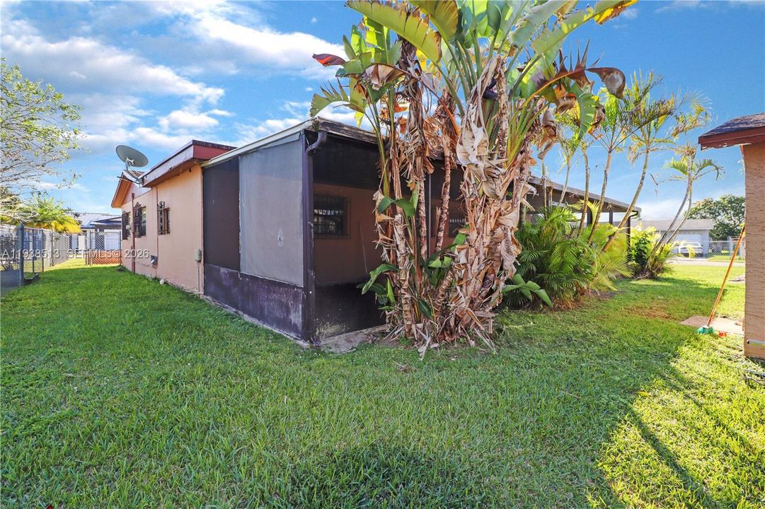 For Sale: $650,000 (3 beds, 2 baths, 1756 Square Feet)