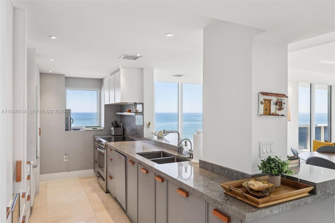 Activo con contrato: $2,550,000 (2 camas, 2 baños, 1407 Pies cuadrados)