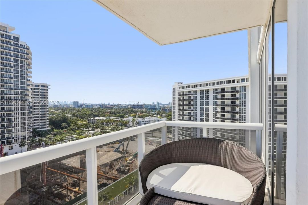 Activo con contrato: $2,550,000 (2 camas, 2 baños, 1407 Pies cuadrados)