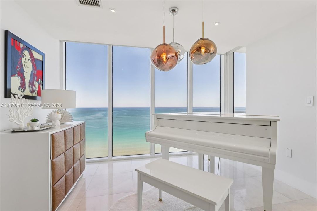 Activo con contrato: $2,550,000 (2 camas, 2 baños, 1407 Pies cuadrados)
