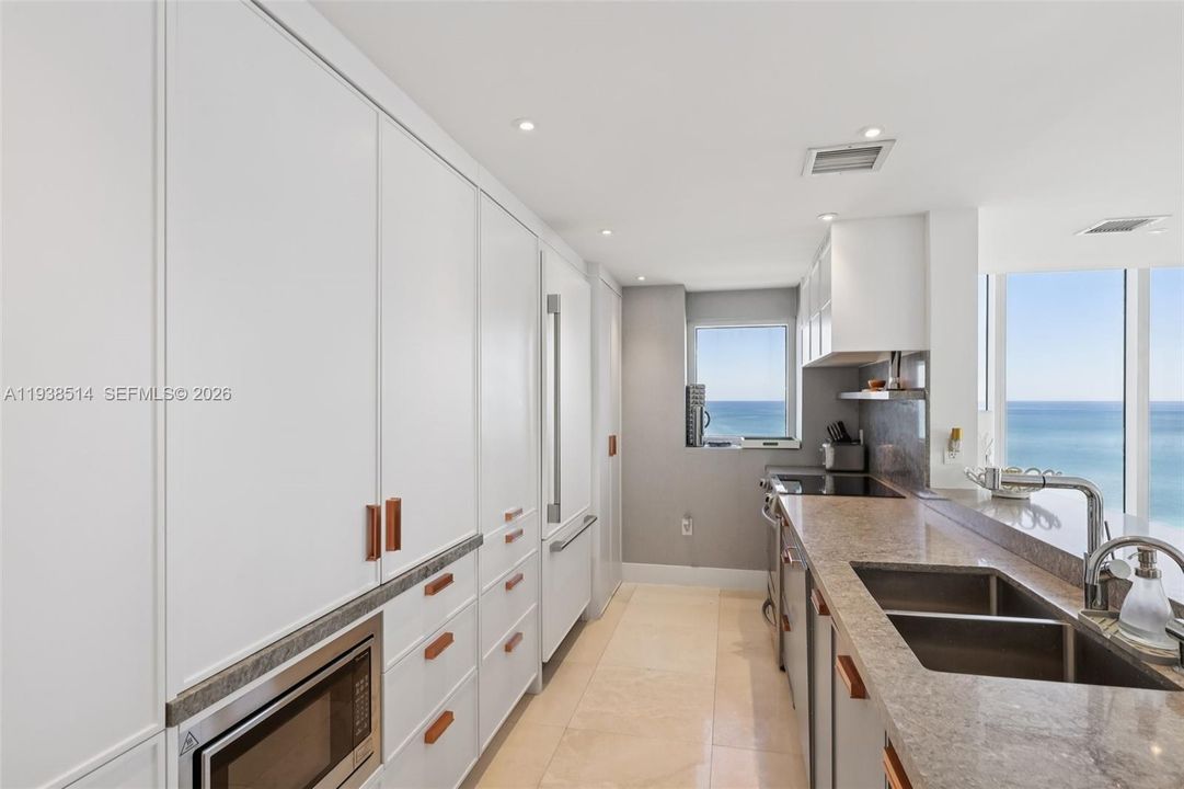 Activo con contrato: $2,550,000 (2 camas, 2 baños, 1407 Pies cuadrados)