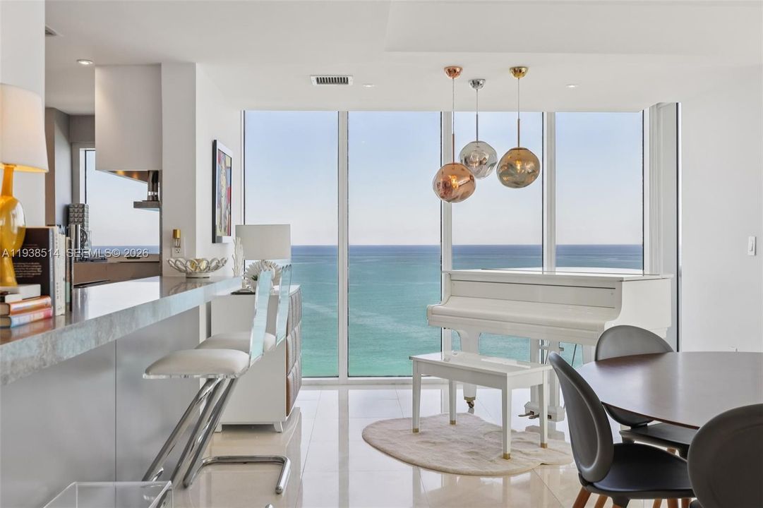 Activo con contrato: $2,550,000 (2 camas, 2 baños, 1407 Pies cuadrados)