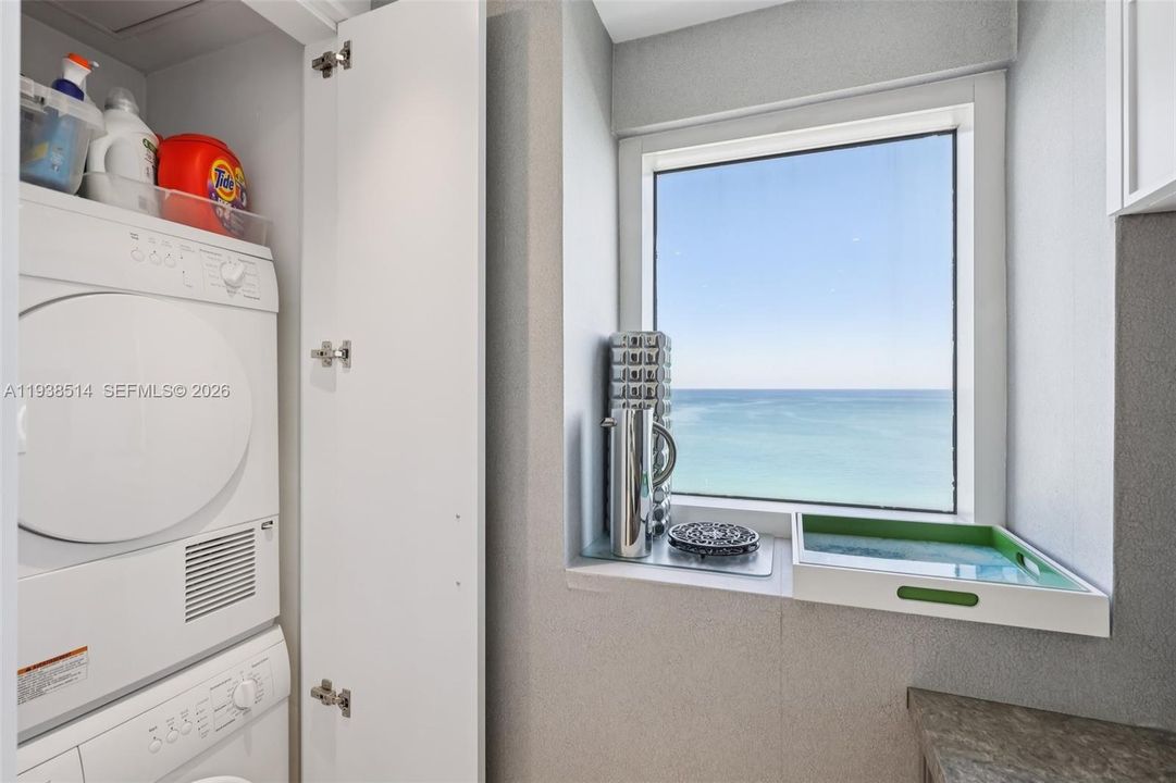 Activo con contrato: $2,550,000 (2 camas, 2 baños, 1407 Pies cuadrados)