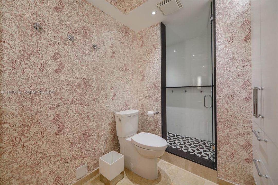 Activo con contrato: $2,550,000 (2 camas, 2 baños, 1407 Pies cuadrados)